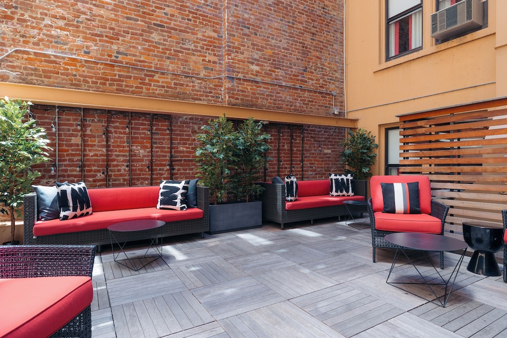 Hotel Triton - photo 34