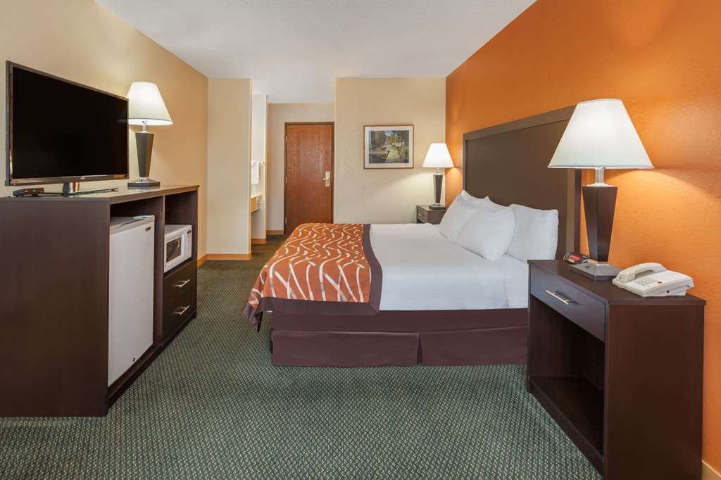 Baymont by Wyndham Midland - photo 7