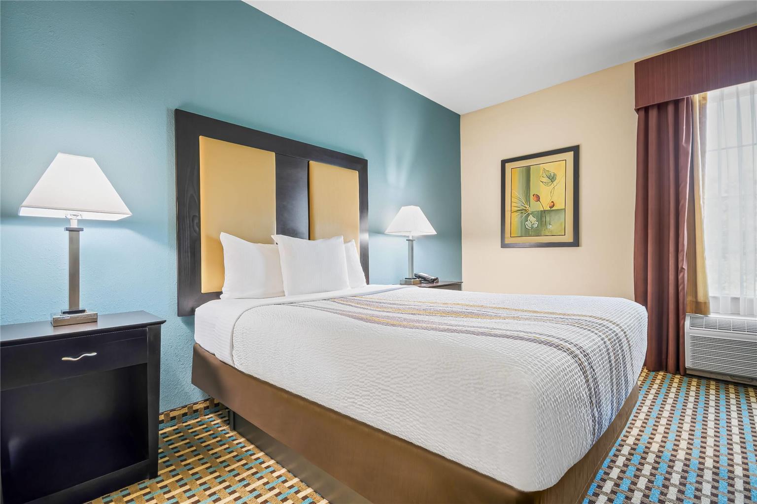 La Quinta Inn & Suites by Wyndham Stonington Mystic Area - photo 12