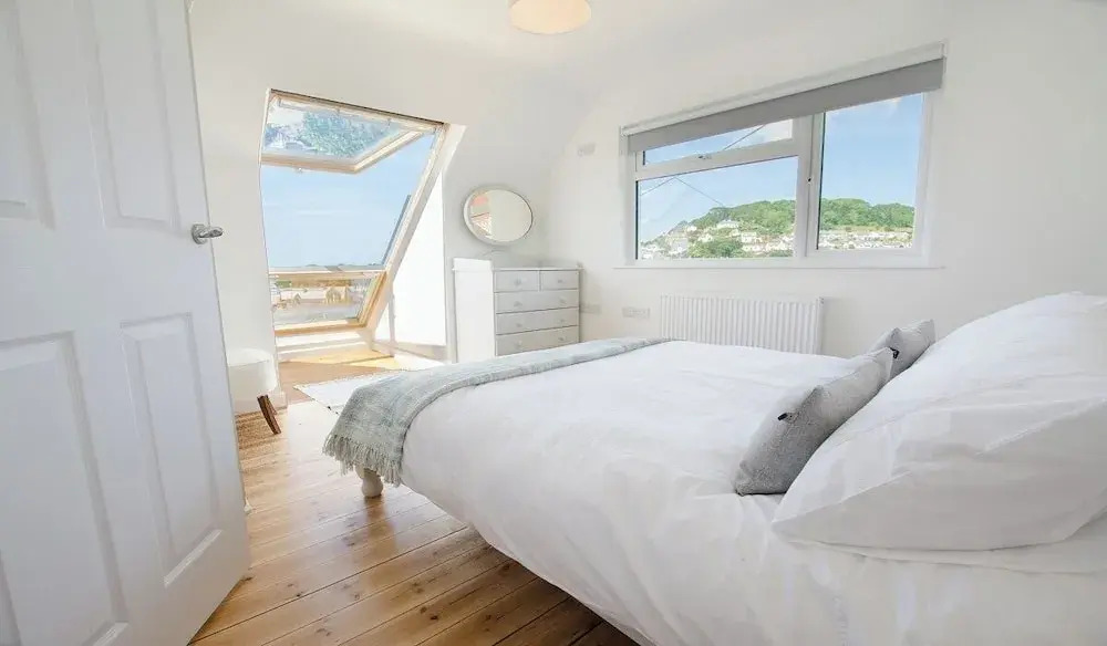 Rooftops Braunton Stylish Beach House Fantastic Views Hot Tub hire Sleeps 8 — 4-Star Luxury Hotel in Braunton, United Kingdom