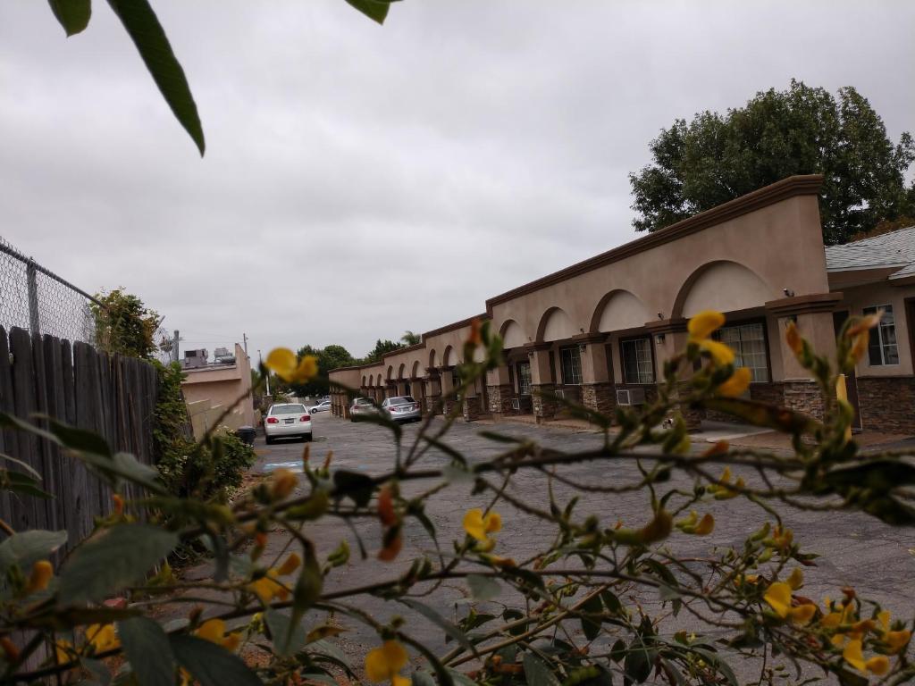 Bartlett Motel - photo 3