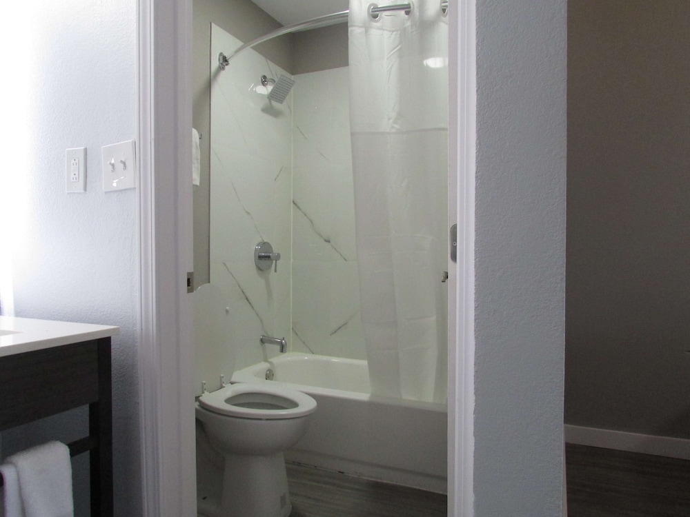 Motel 6 Brookhaven MS - photo 13