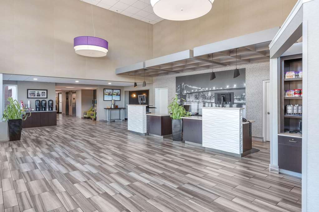 La Quinta Inn & Suites by Wyndham Clifton Rutherford - photo 5