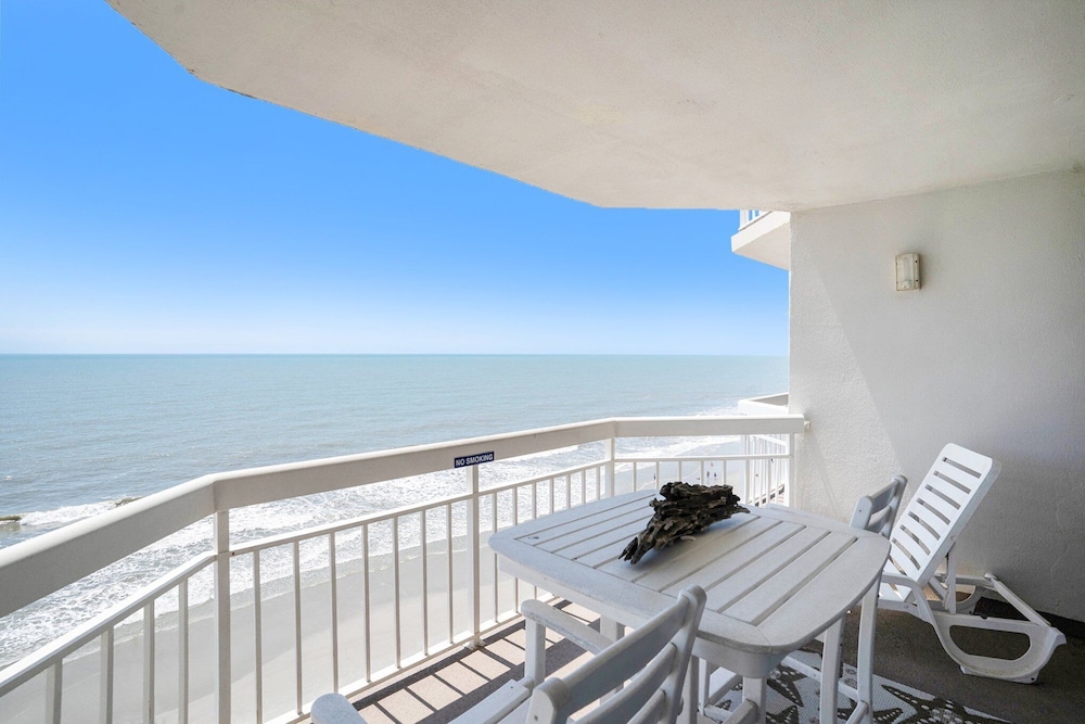 0906 Waters Edge Resort 1 Bedroom Condo by RedAwning in Murrells Inlet, United States