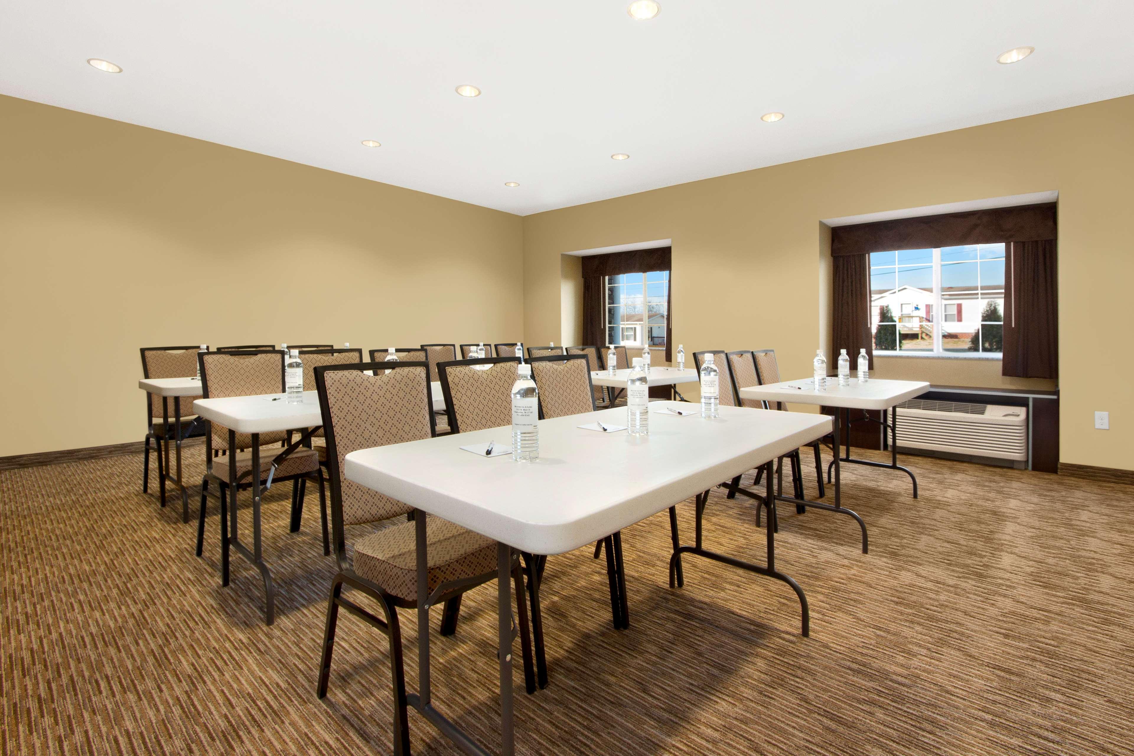 Microtel Inn & Suites by Wyndham Shelbyville - photo 18