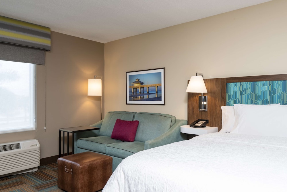 Hampton Inn & Suites Fort Myers Colonial Blvd - photo 11