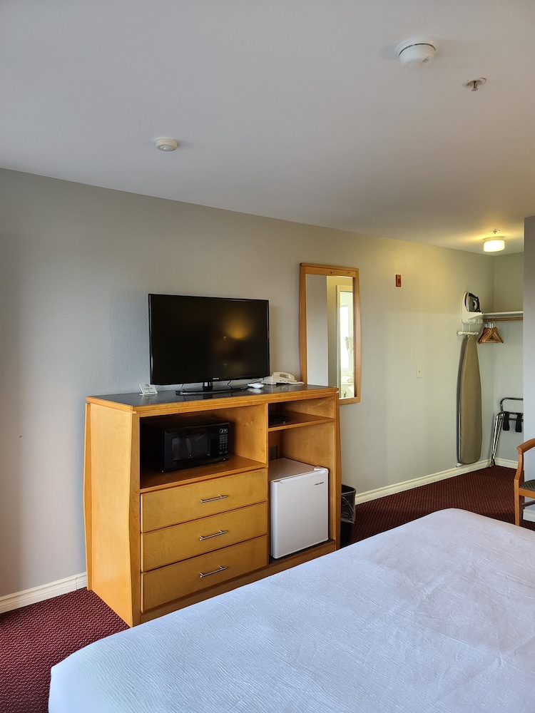 Tulip Inn - photo 14