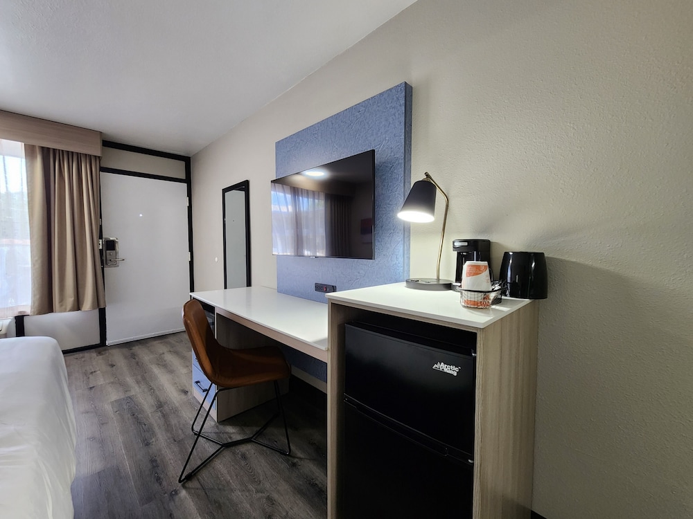 Baymont by Wyndham Lafayette - photo 8