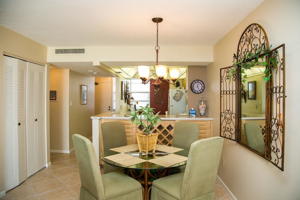 South Seas Tower 3 1005 - photo 5