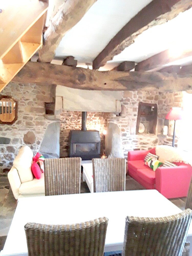 Maison Cosy Vue Mer a Guimaec — 4-Star Luxury Hotel in Plestin-Les-Greves, France