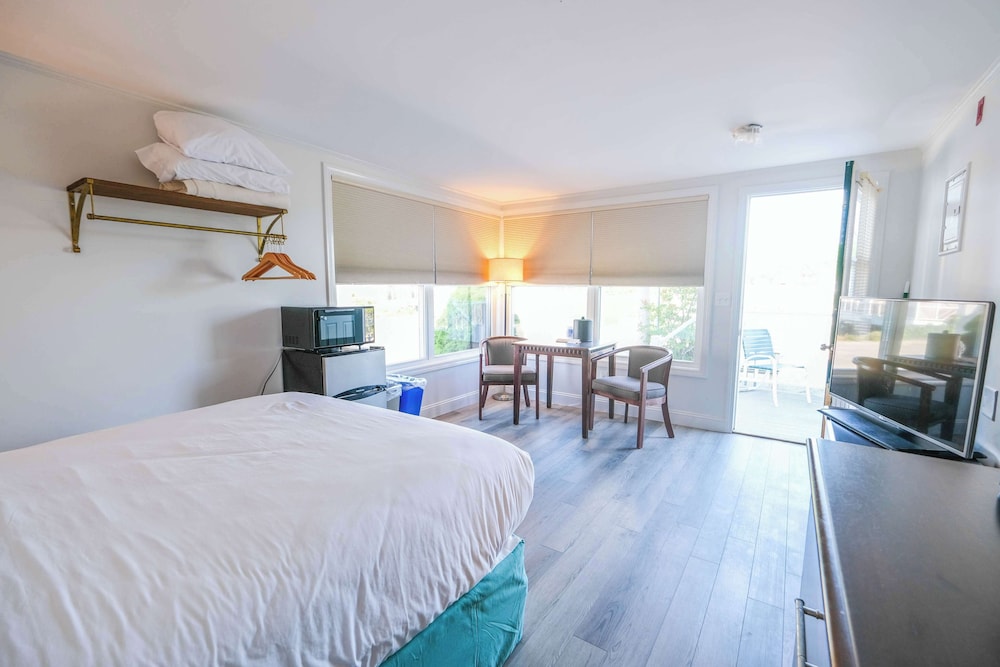 Norseman Resort on the Beach - photo 15