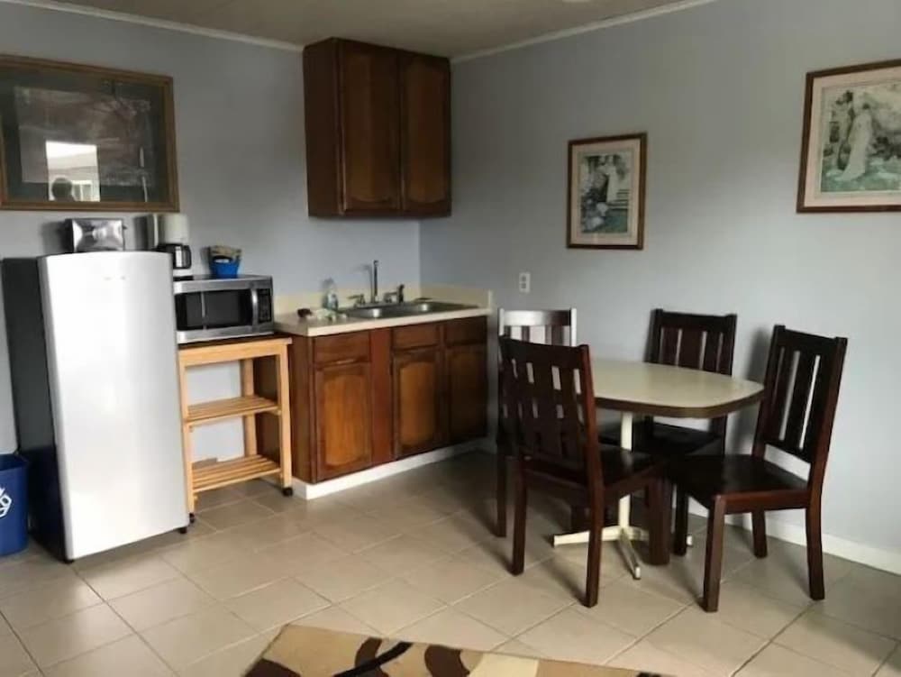 Ocean Avenue Inn - photo 18