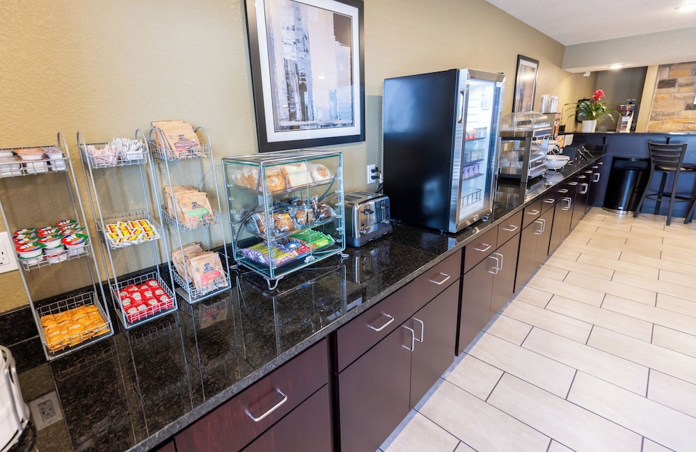 Cobblestone Inn & Suites Winters - photo 85