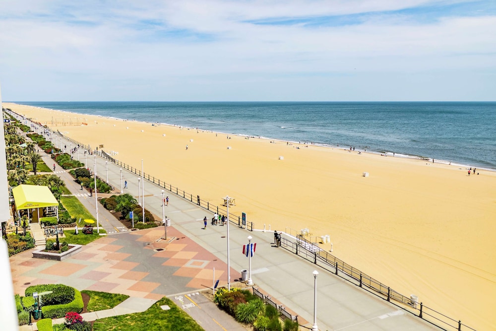 Hampton Inn Virginia Beach Oceanfront North - photo 37