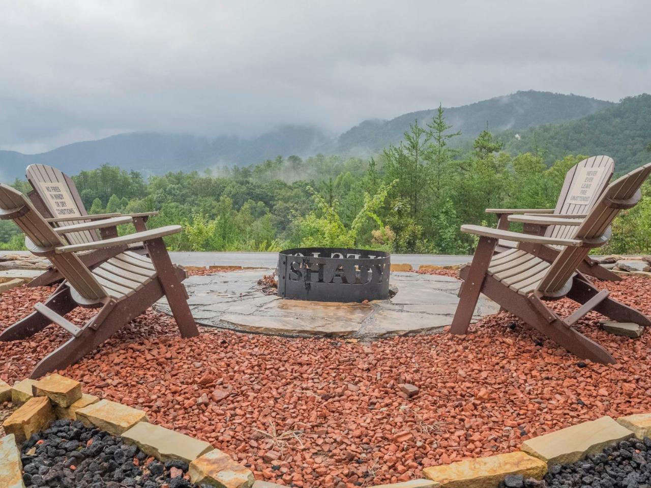 Shady Maples Lodge — 4-Star Luxury Hotel in Townsend, United States