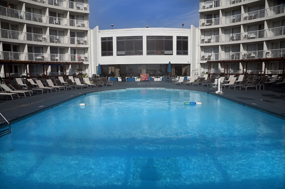 Spark by Hilton Virginia Beach Oceanfront - photo 37