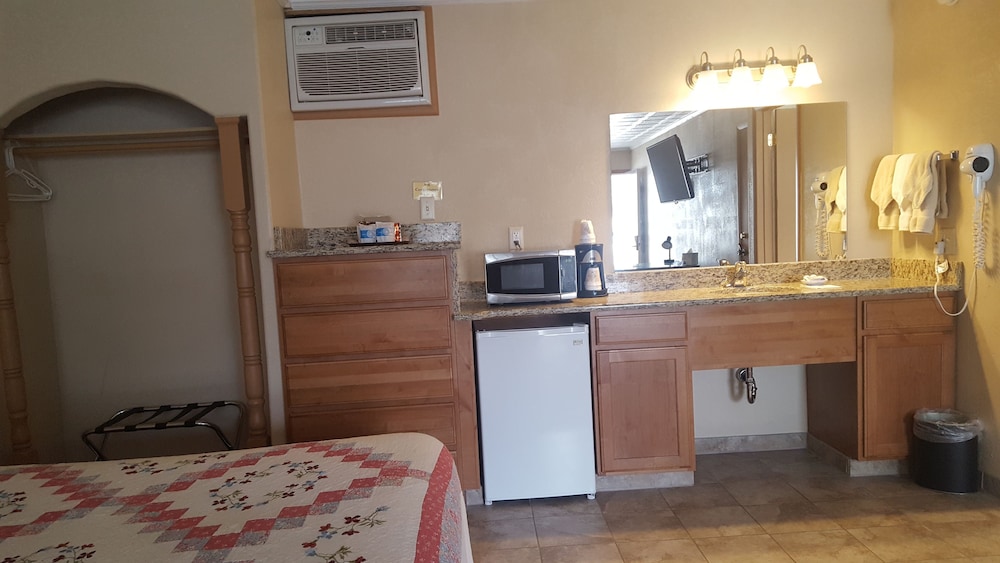 Bristlecone Motel - photo 12