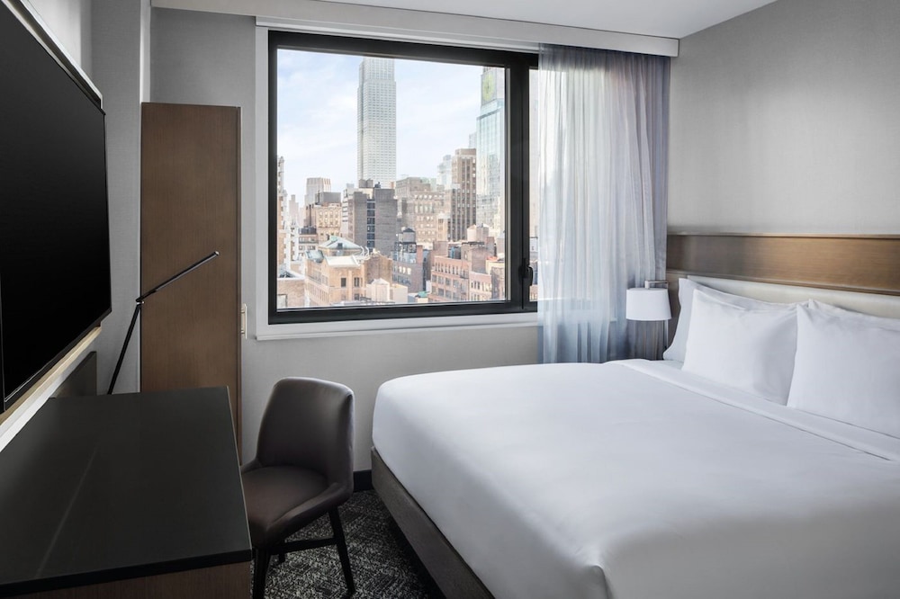 Doubletree by Hilton New York Times Square South - photo 5