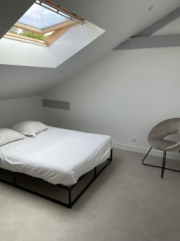 Domaine Chloe du lac pet-friendly hotel Montferrat