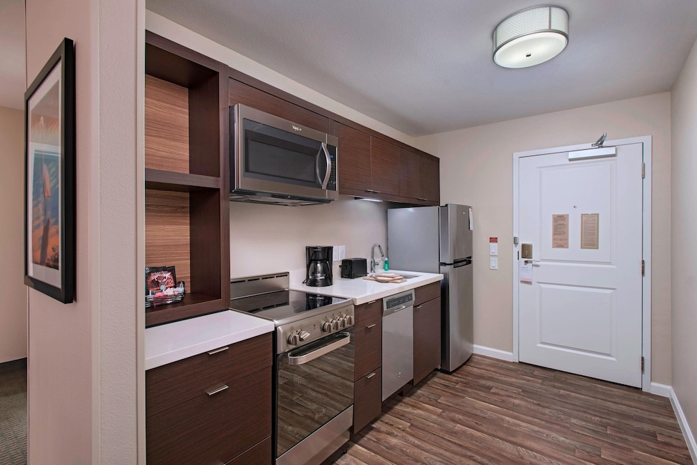 TownePlace Suites by Marriott Lakeland - photo 10