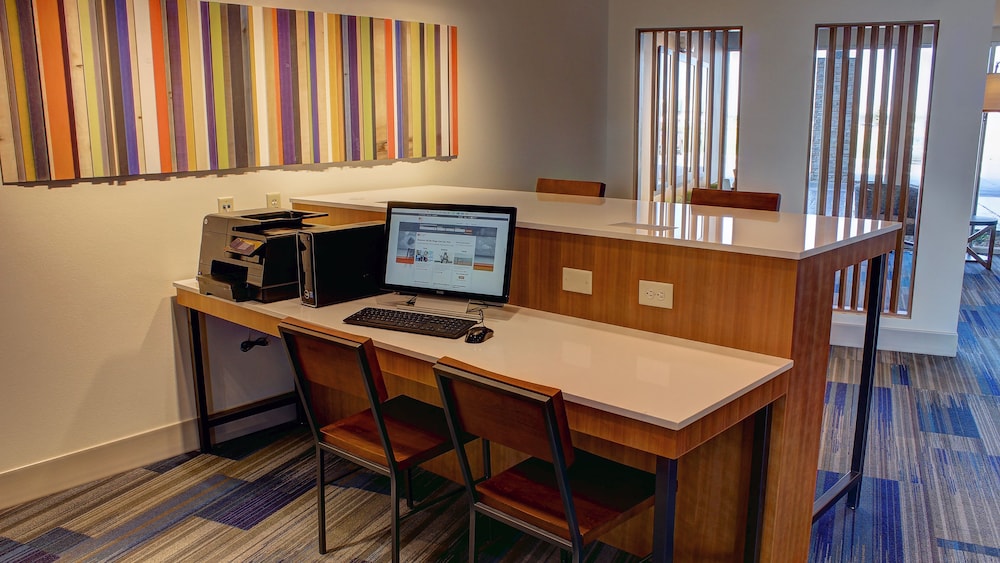 Holiday Inn Express & Suites Spencer by IHG - photo 21
