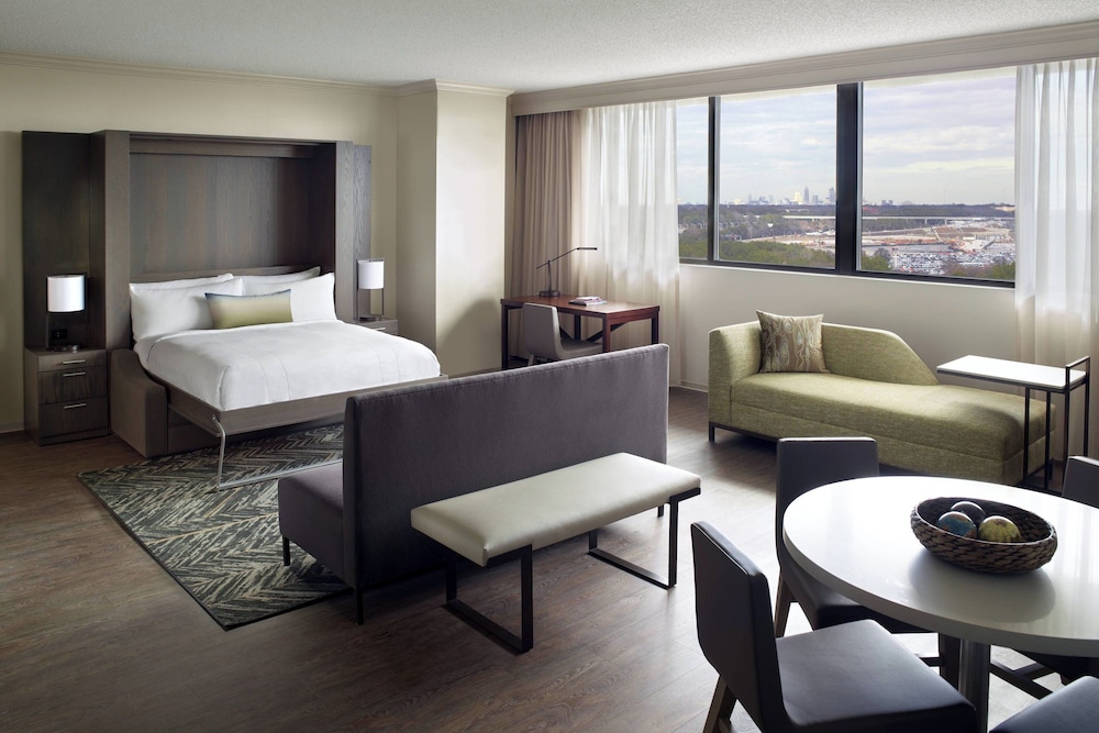 Atlanta Airport Marriott - photo 16