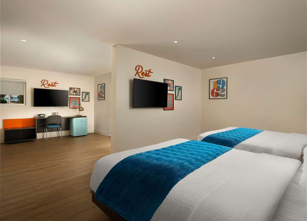 Motel 6 Santa Barbara CA Beach - photo 14