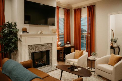 Business Ready 3BRScenic Views Near Golf Course in Lake Charles, United States