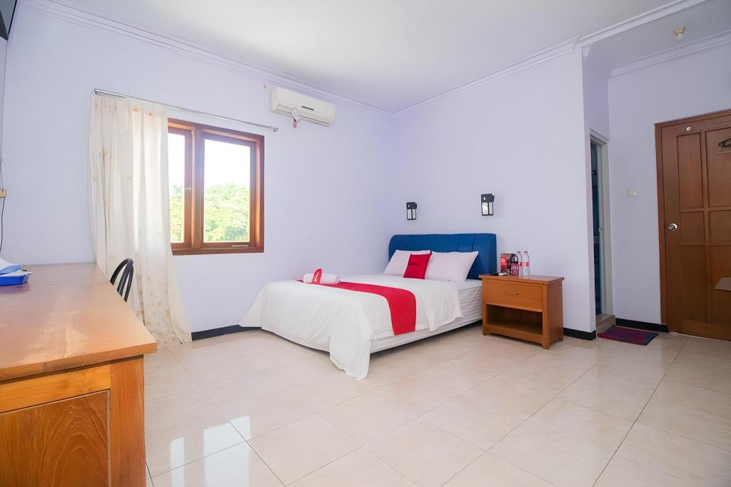 RedDoorz near Pantai Boom in Banyuwangi, Indonesia