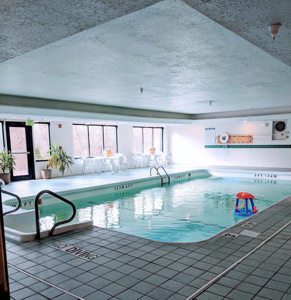 Holiday Inn Express Hotel & Suites Plymouth by IHG - photo 32
