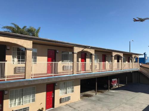 Lotus Motel Lax - photo 13
