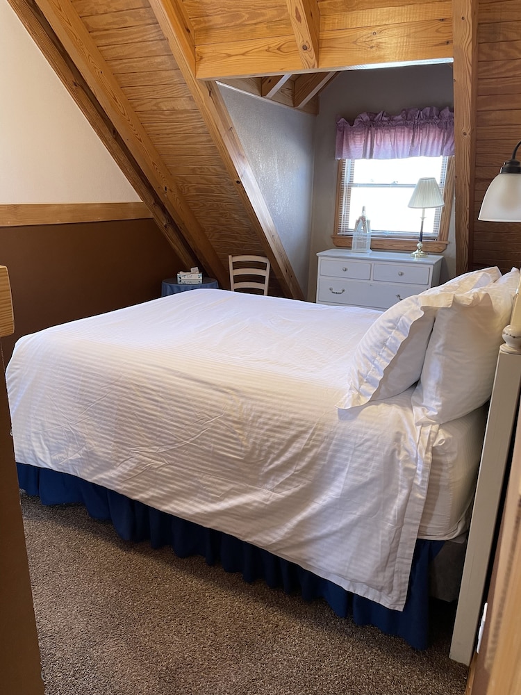 Crown Point Resort - photo 6