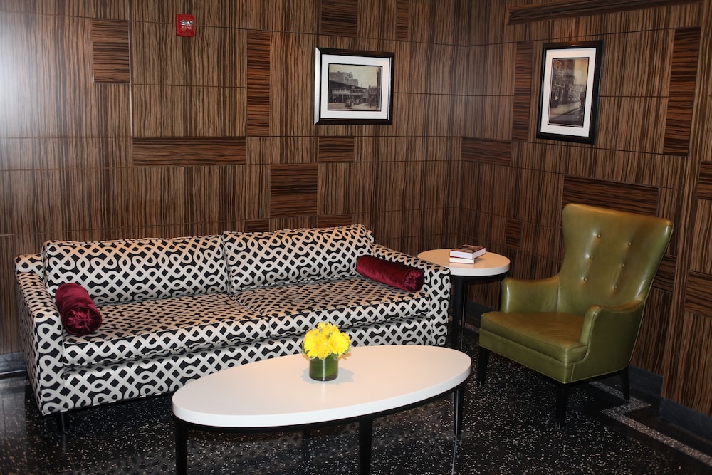 Opera House Hotel — The Bronx — photo 4