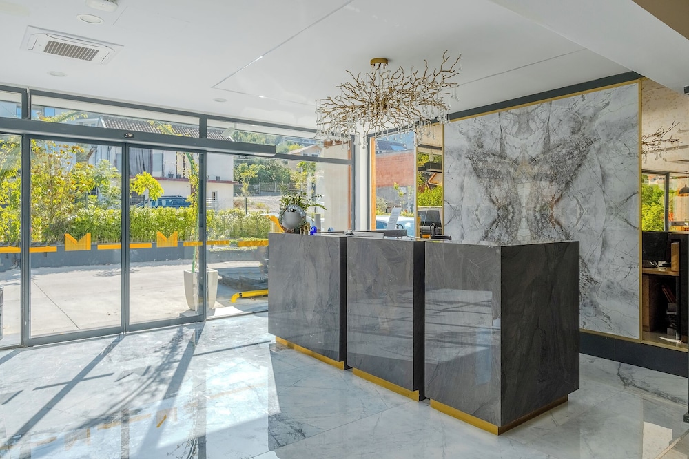 Montenegro Lodge — 4-Star Luxury Hotel in Kotor, Montenegro