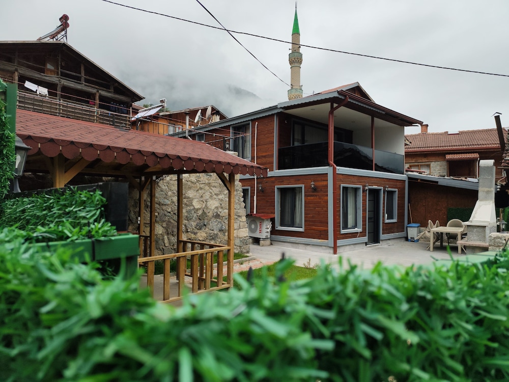 Garden House Uzungöl — 4-Star Luxury Hotel in Uzungol, Turkey