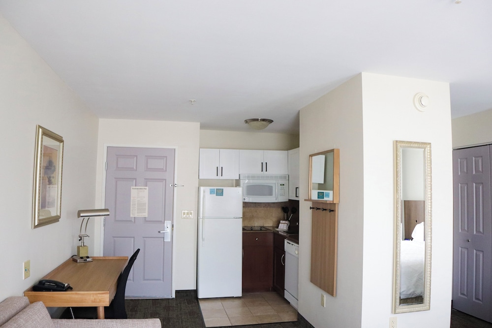 Staybridge Suites Austin Airport by IHG - photo 20