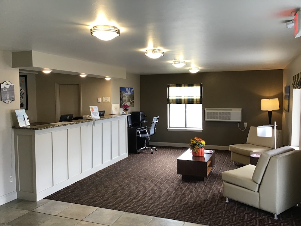 Super 8 by Wyndham Dillon - photo 4