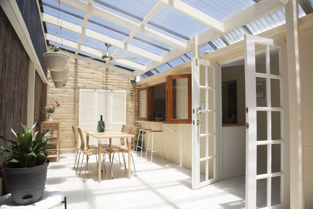 Wayfarers Cottage — 4-Star Luxury Hotel in Goolwa, Australia
