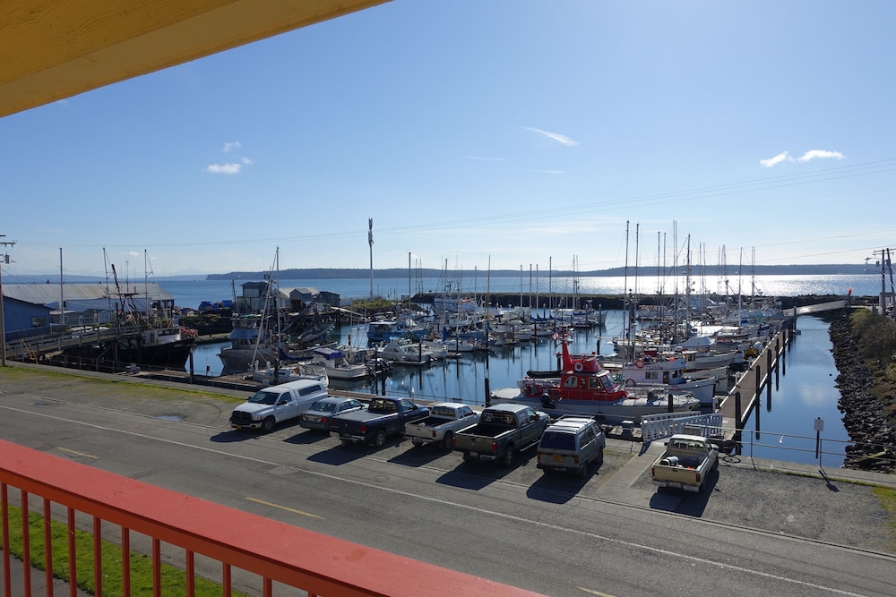 Harborside Inn - photo 22