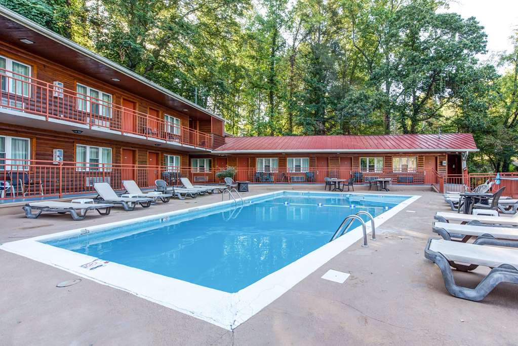 Quality Inn Creekside Downtown Gatlinburg - photo 41