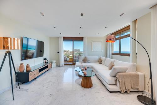 Luxury 4bdr Penthouse with Sea Views - last minute hotel in Benalmadena