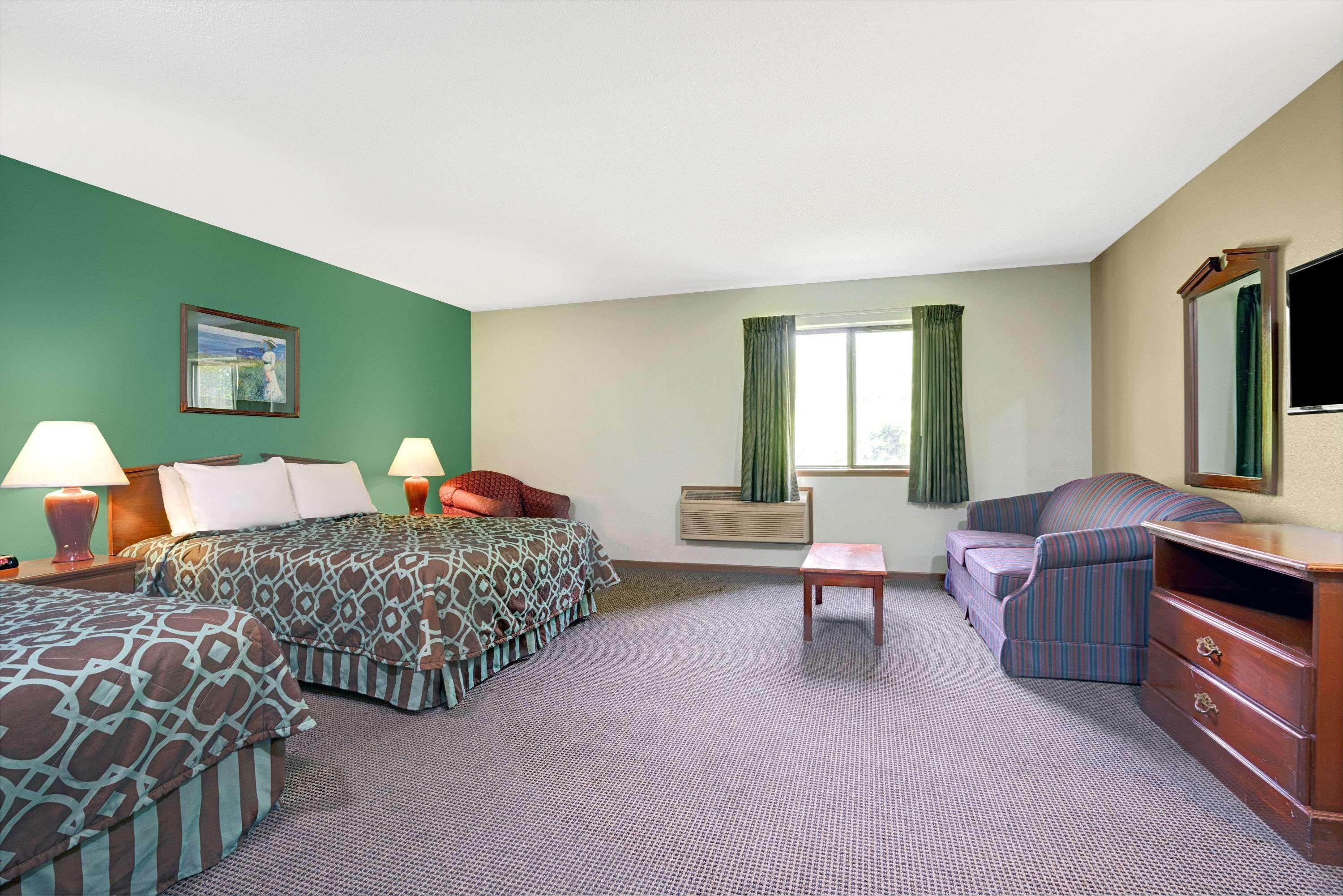Super 8 by Wyndham Hudson - photo 30
