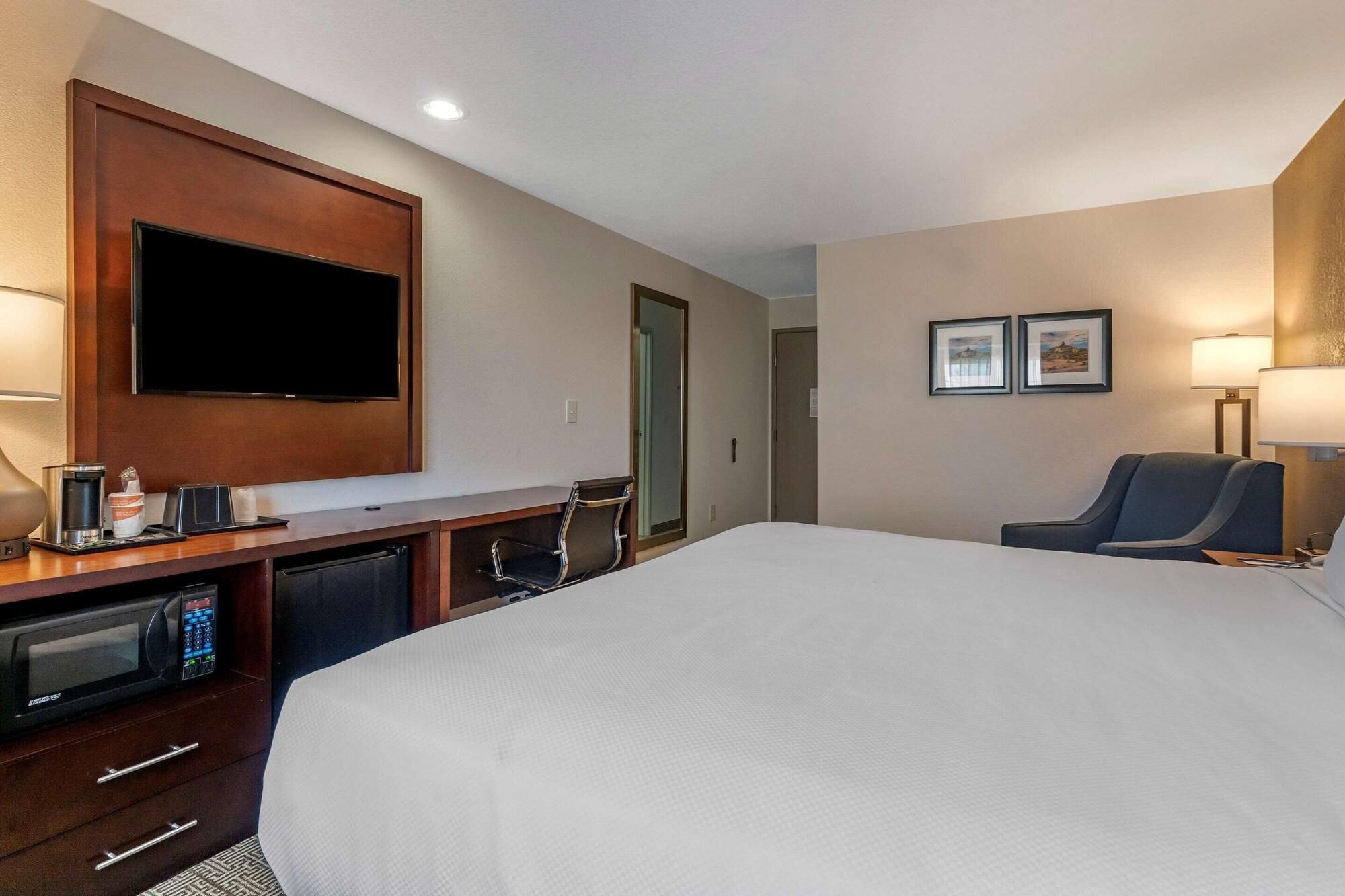 Microtel Inn & Suites by Wyndham Aztec Farmington North — hotel in Aztec
