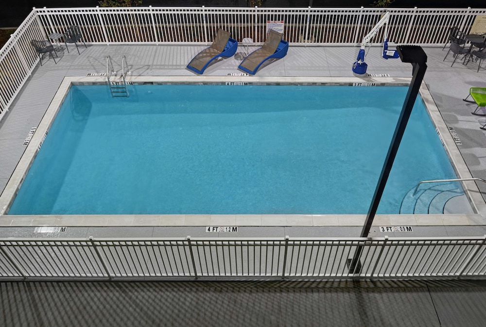 Hampton Inn & Suites MacClenny I 10 - photo 34
