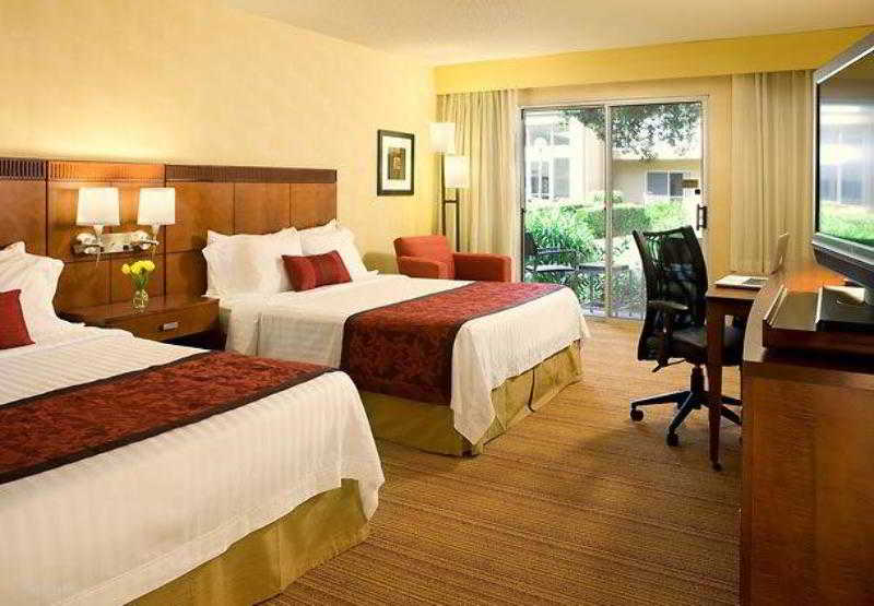 Courtyard by Marriott San Mateo Foster City - photo 21