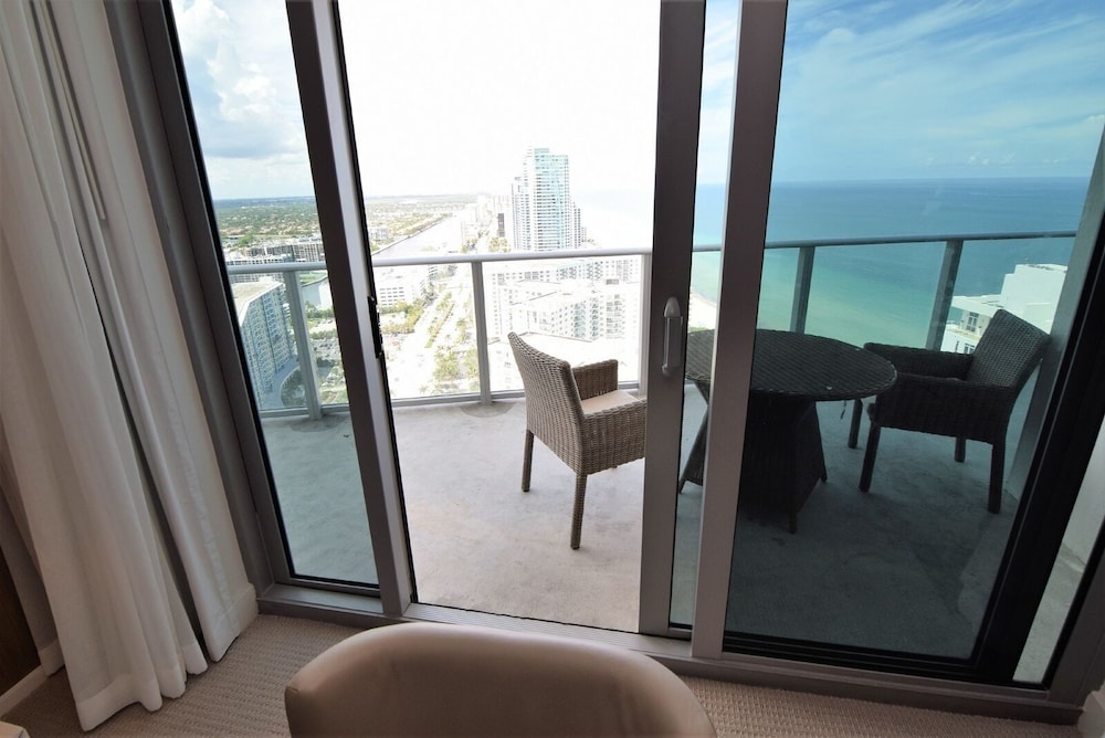 Hyde 3308 2 Beds 2 Baths Unit At The Hyde Beach Resort And Residences - photo 17
