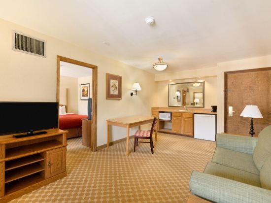 Ramada Huntsville - photo 4
