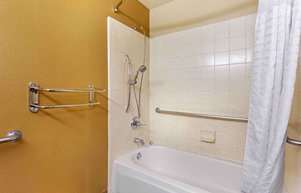 Extended Stay America Suites Seattle Southcenter - photo 35