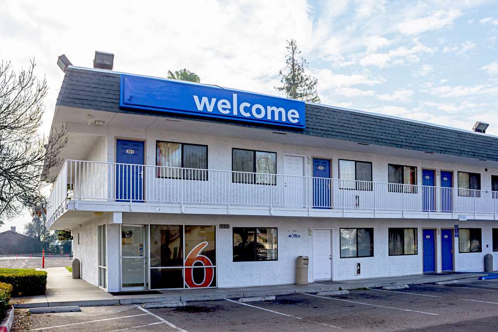 Motel 6 Porterville CA - featured photo