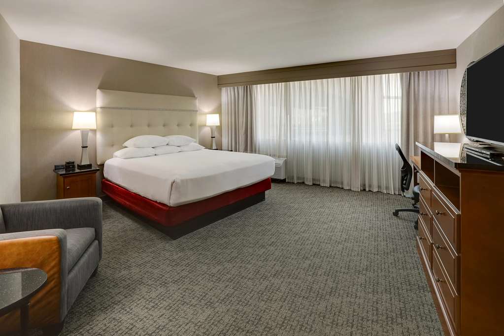 Drury Inn & Suites Phoenix Airport - photo 37